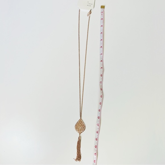 NWT A New Day Gold Leaf Pendant Tassel Drop Necklace - Picture 5 of 8